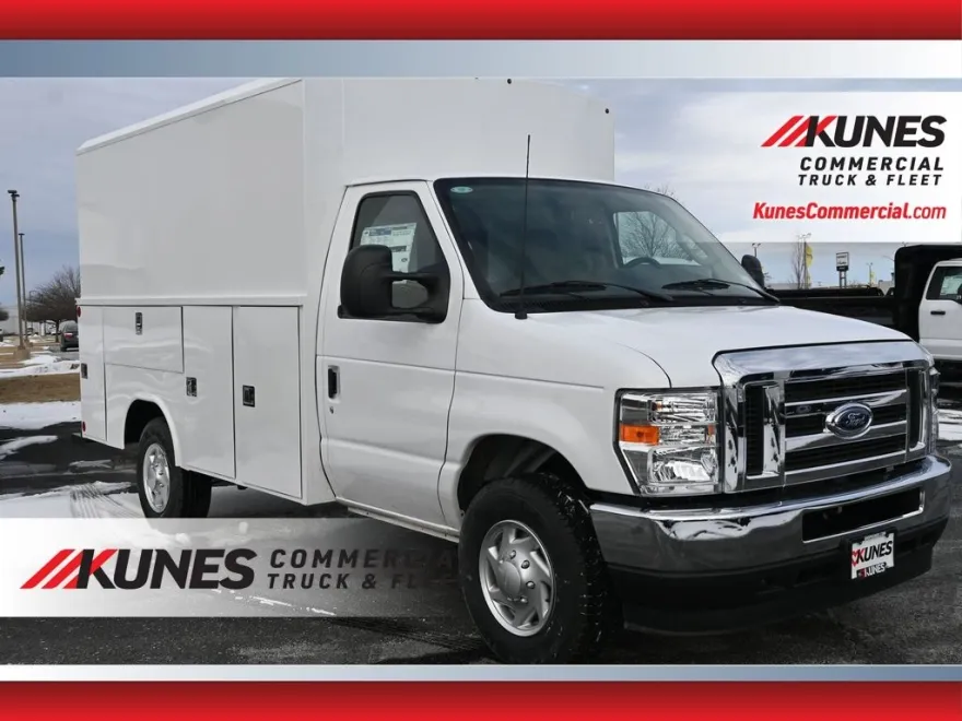 2025 Ford E-350 Base photo 1