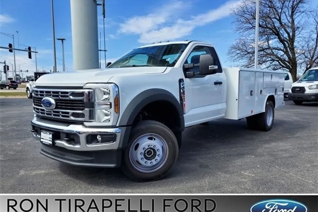 2024 Ford F-450 photo 1
