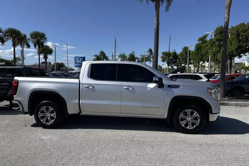 2020 Gmc Sierra 1500 SLE photo 1