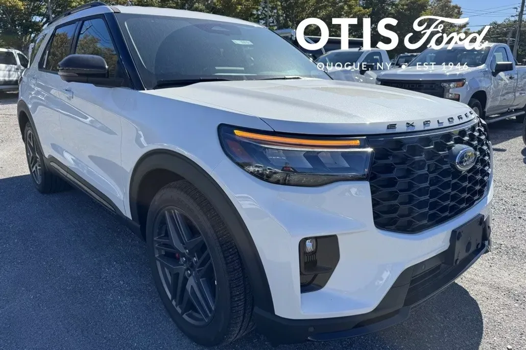 2025 Ford Explorer ST photo 1