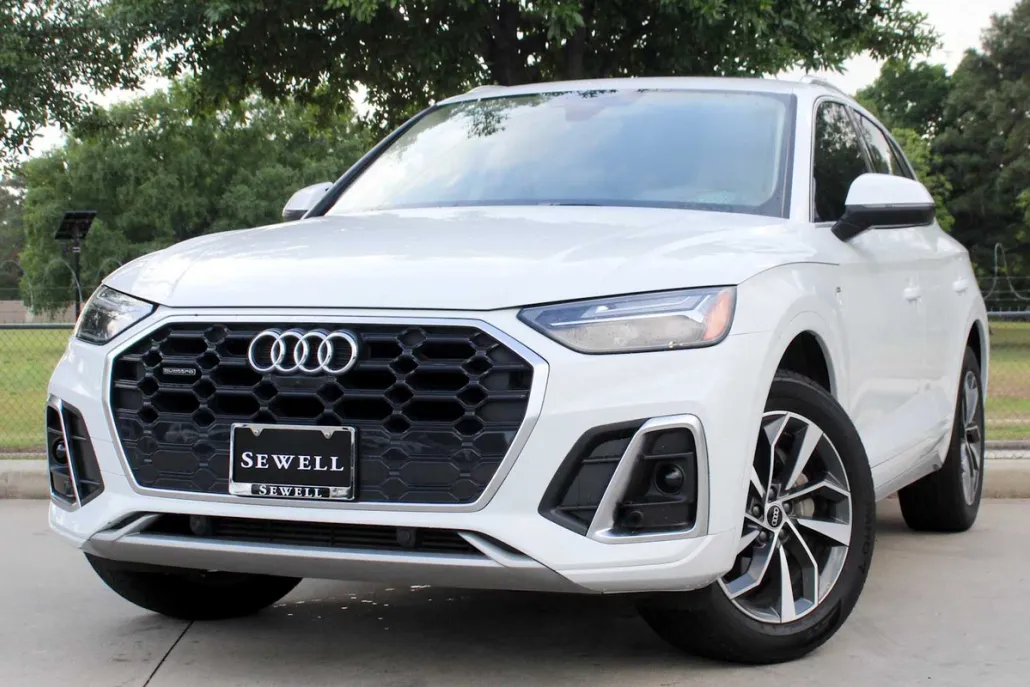 2022 Audi Q5 S line Premium Plus photo 1