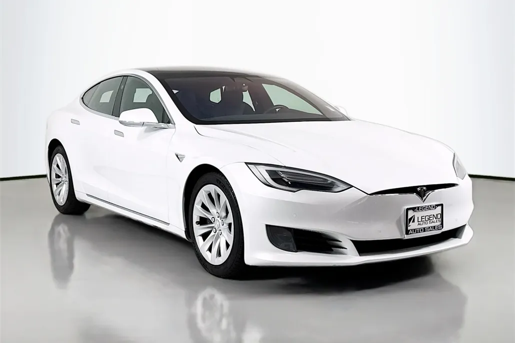2017 Tesla Model S photo 1