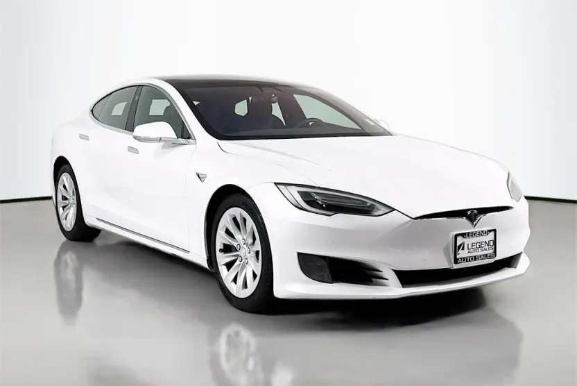 2017 Tesla Model S photo 1