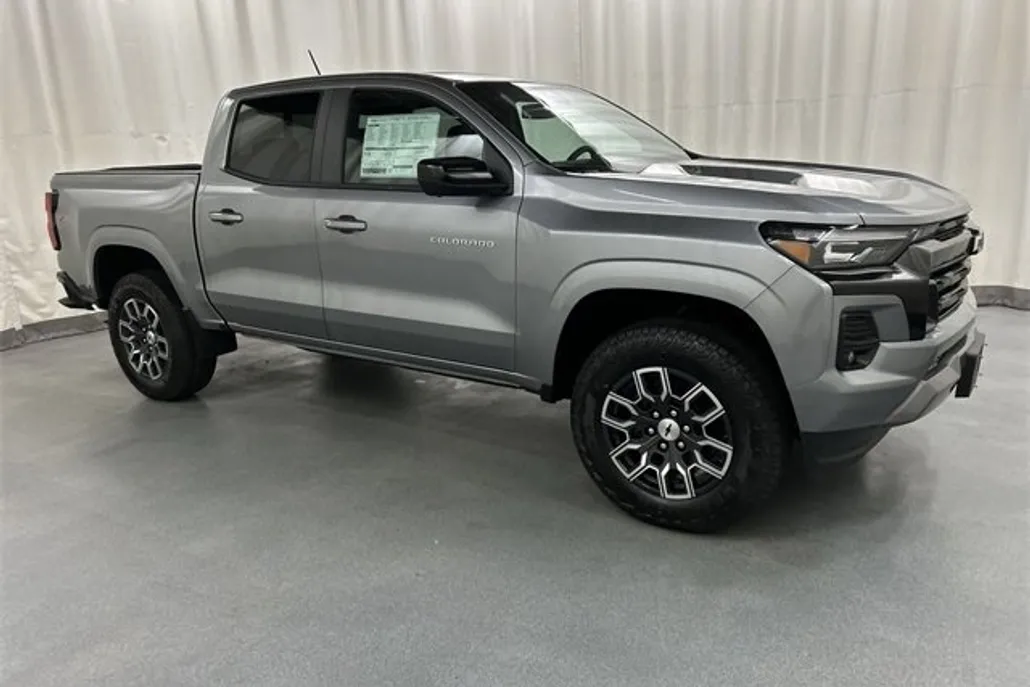 2026 Chevrolet Colorado Z71 photo 1