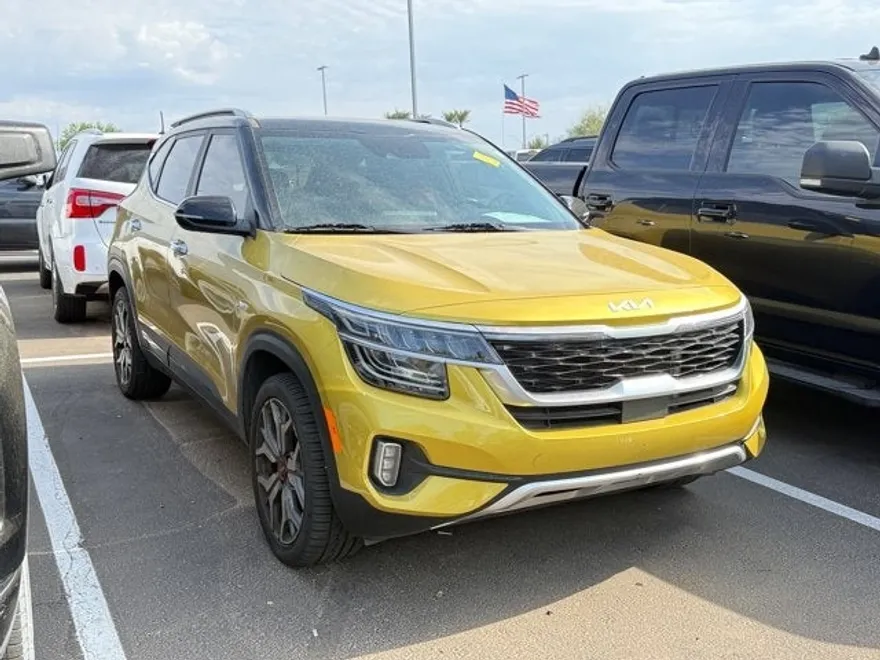 2023 Kia Seltos SX photo 1