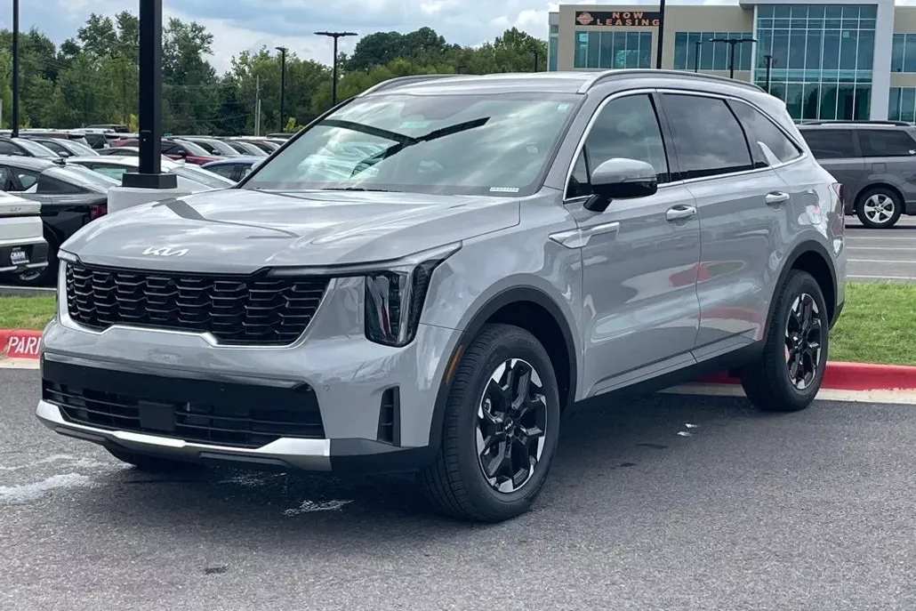 2026 Kia Sorento S photo 1