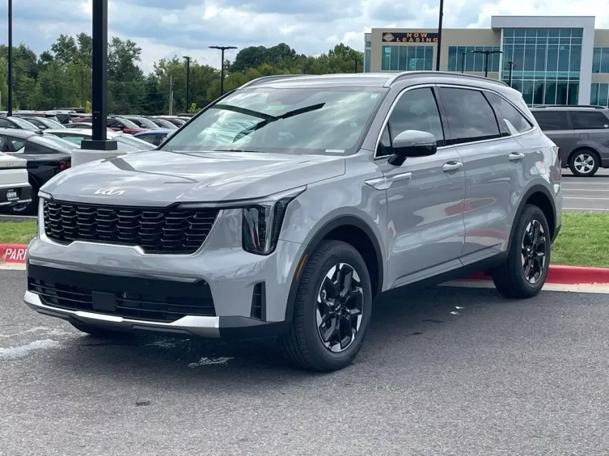 2026 Kia Sorento S photo 1