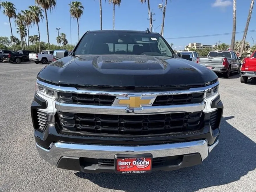 2026 Chevrolet Silverado 1500 LT photo 1