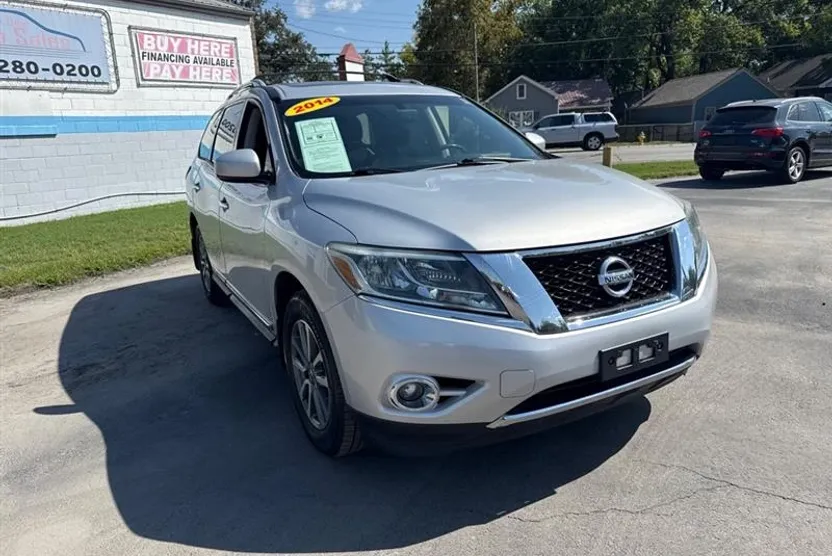 2014 Nissan Pathfinder S photo 1