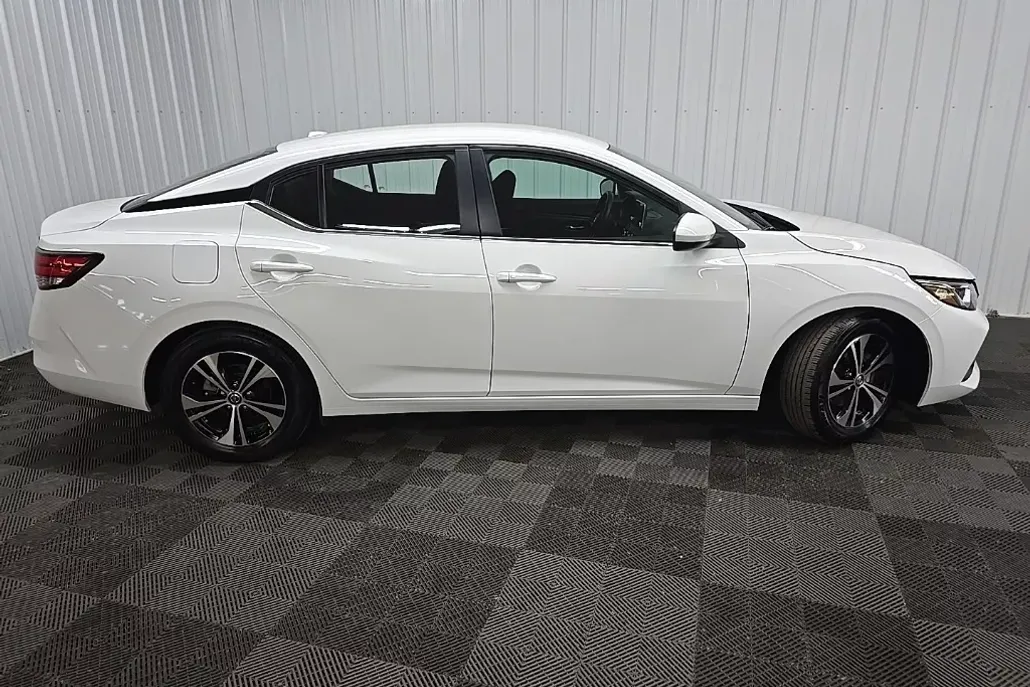 2023 Nissan Sentra SV photo 1