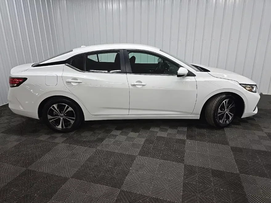 2023 Nissan Sentra SV photo 1