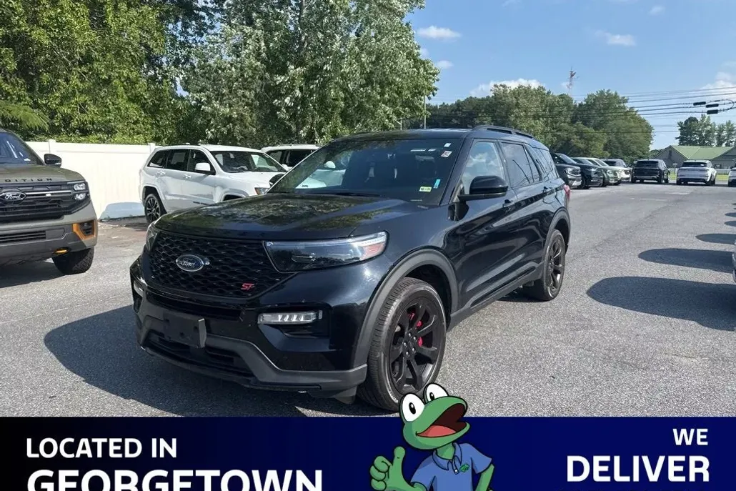 2022 Ford Explorer ST photo 1