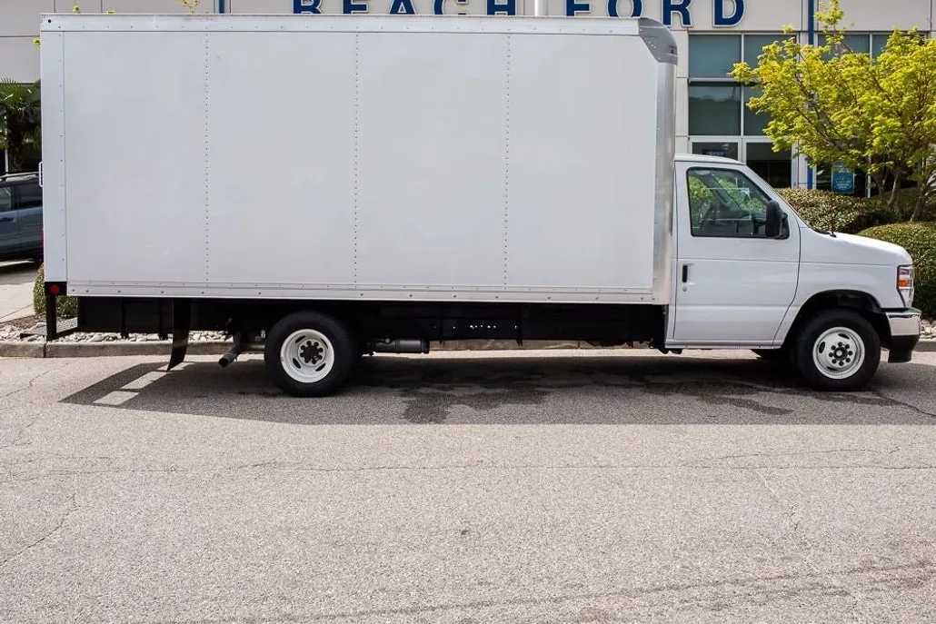 2025 Ford E-350 Base photo 1