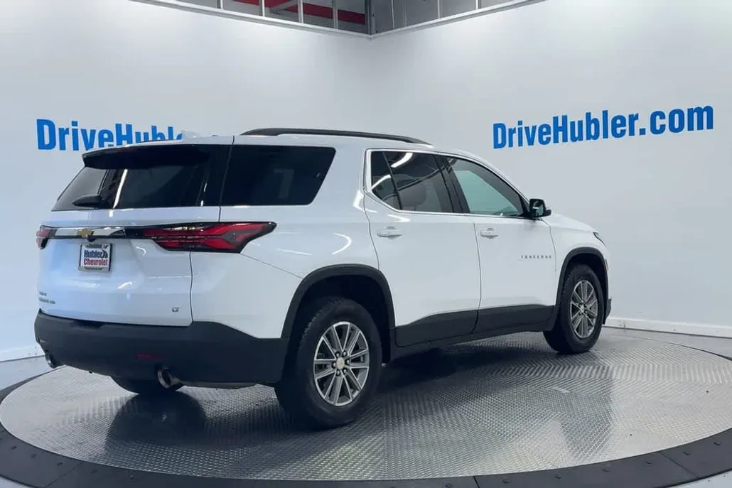 2023 Chevrolet Traverse Cloth photo 1