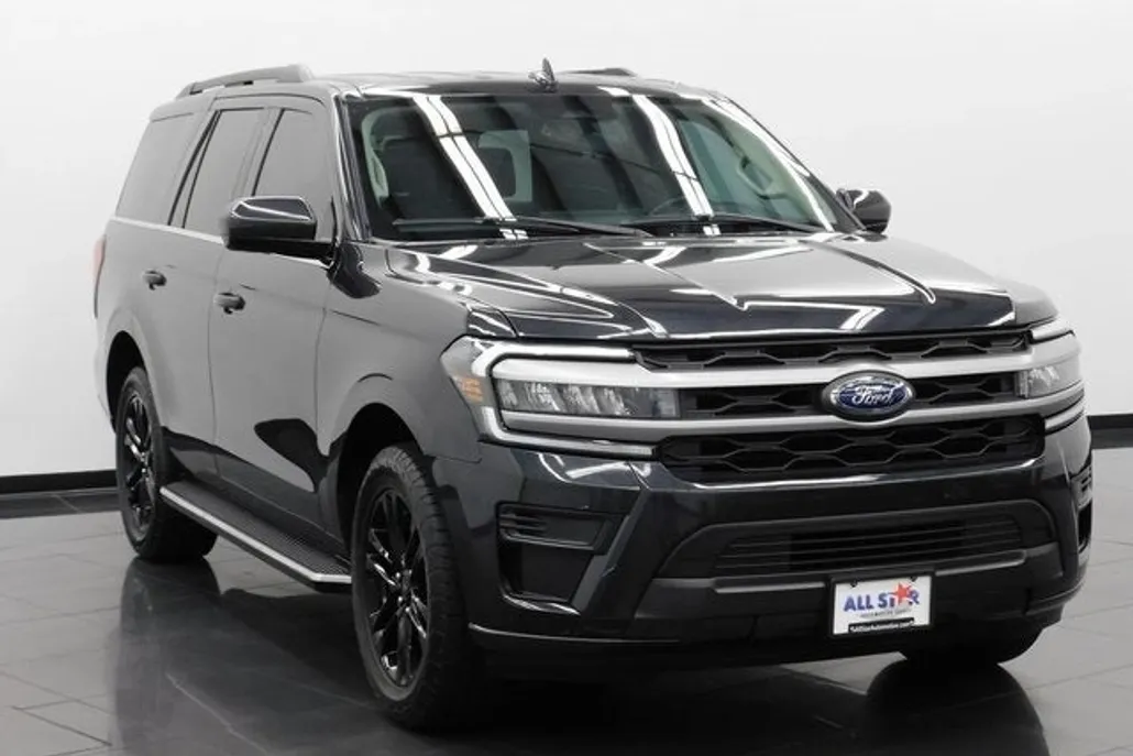 2023 Ford Expedition XLT photo 1