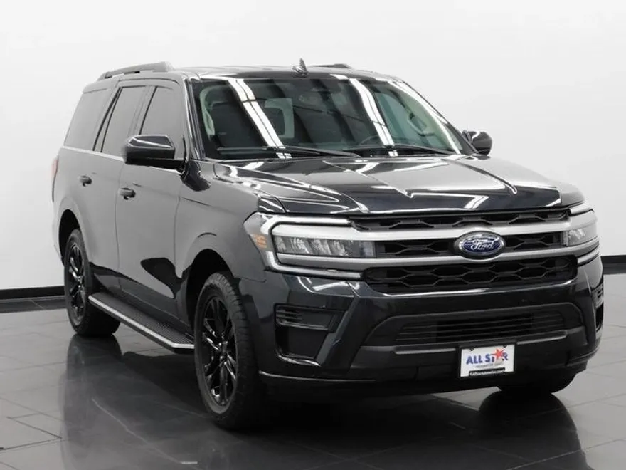 2023 Ford Expedition XLT photo 1