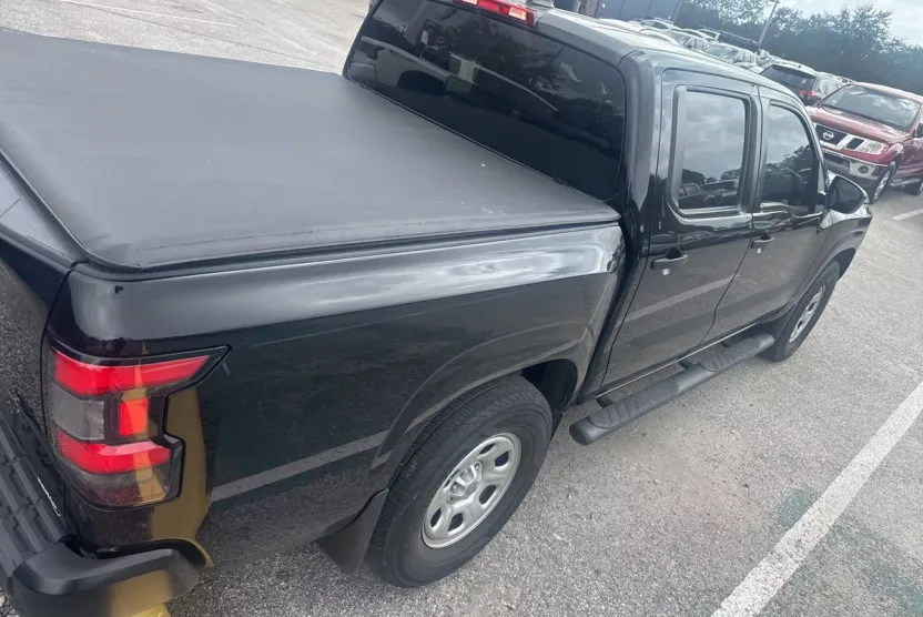 2022 Nissan Frontier S photo 1