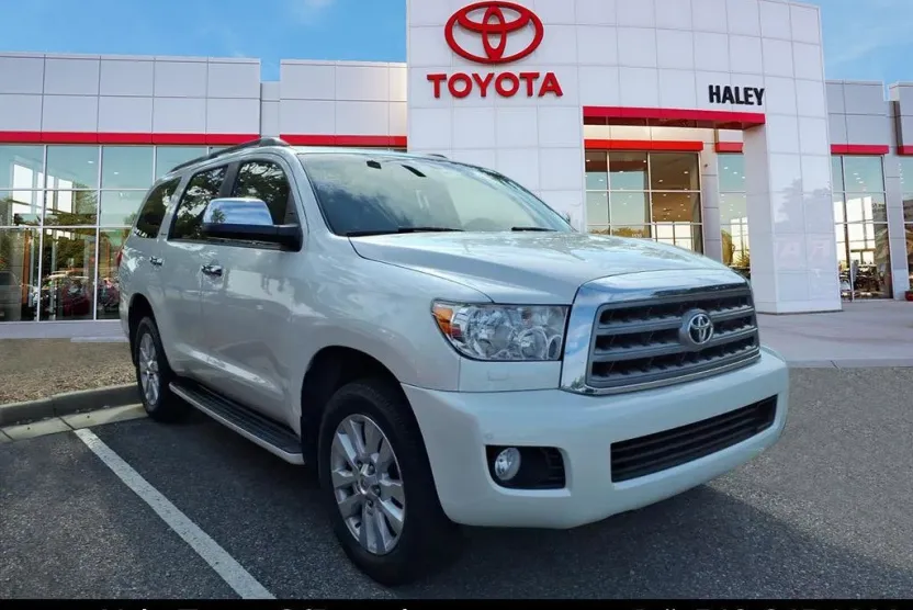 2017 Toyota Sequoia Platinum photo 1