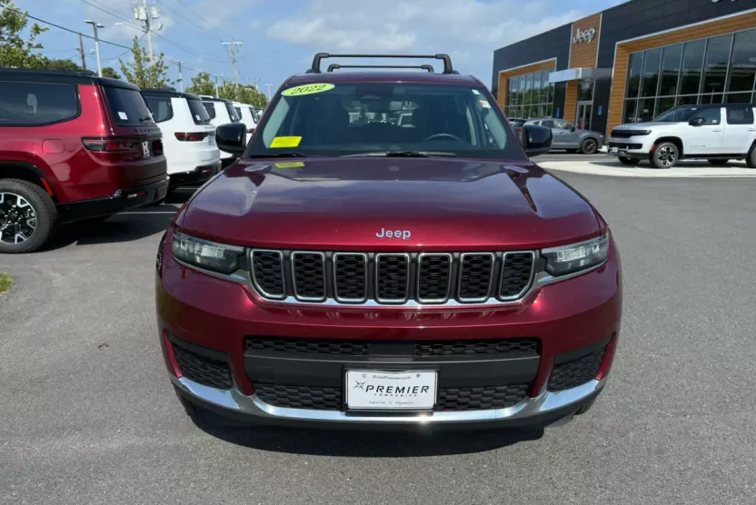2022 Jeep Grand Cherokee Laredo photo 1