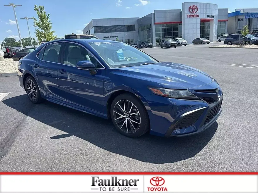 2023 Toyota Camry Base photo 1