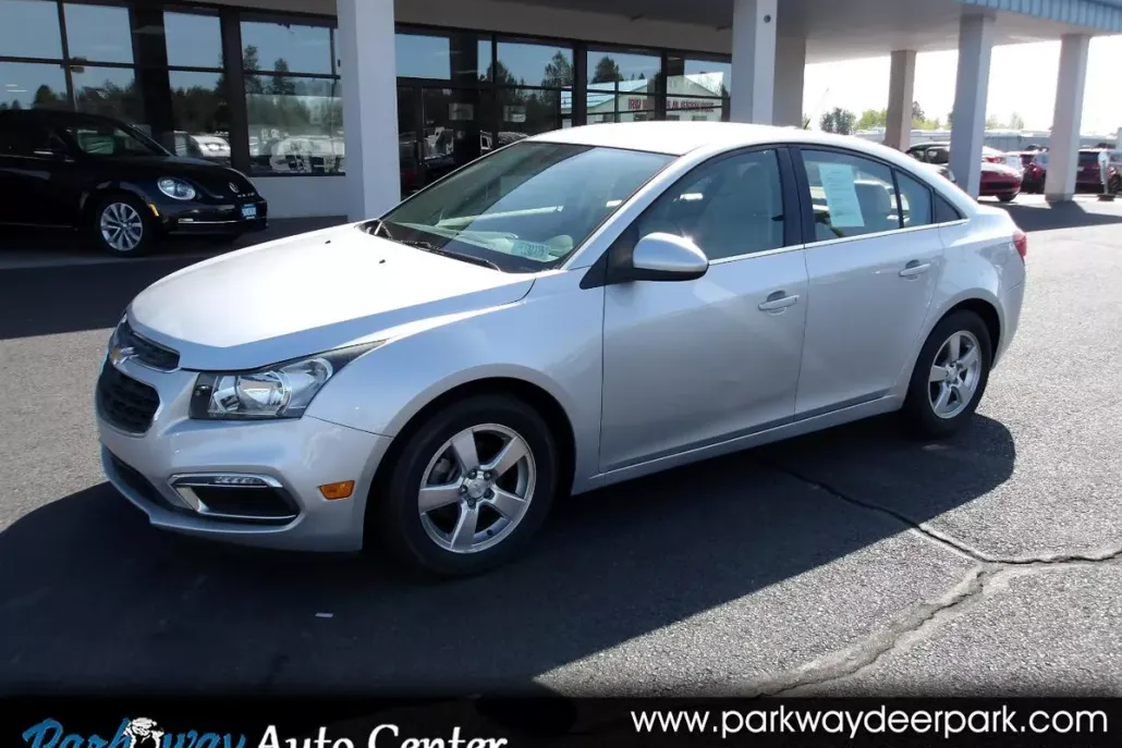 2015 Chevrolet Cruze photo 1