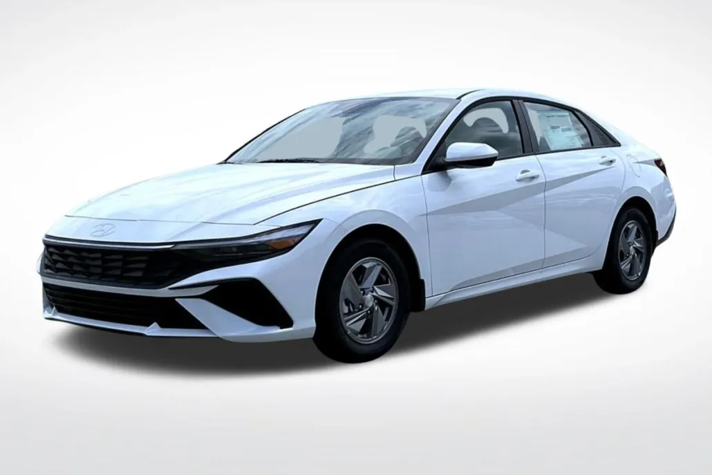2025 Hyundai Elantra SE photo 1