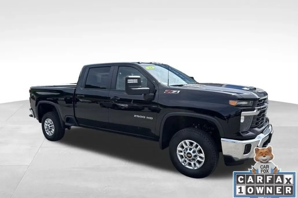 2024 Chevrolet Silverado 2500HD LT photo 1