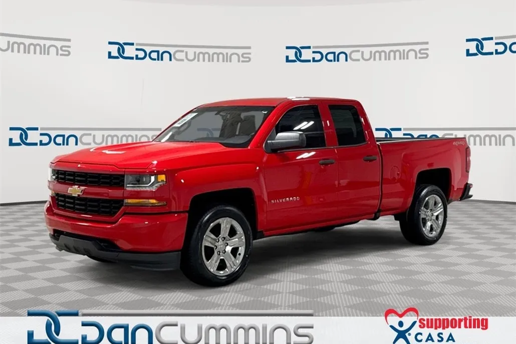 2017 Chevrolet Silverado 1500 Custom photo 1