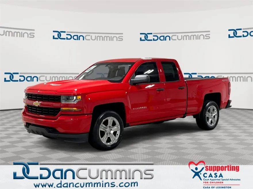 2017 Chevrolet Silverado 1500 Custom photo 1