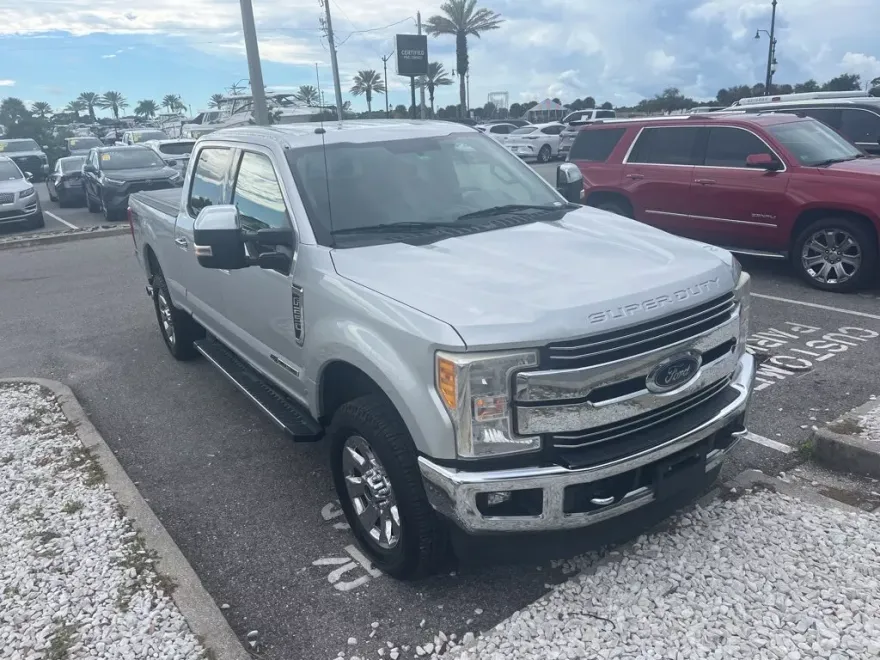 2017 Ford F-250 Lariat photo 1