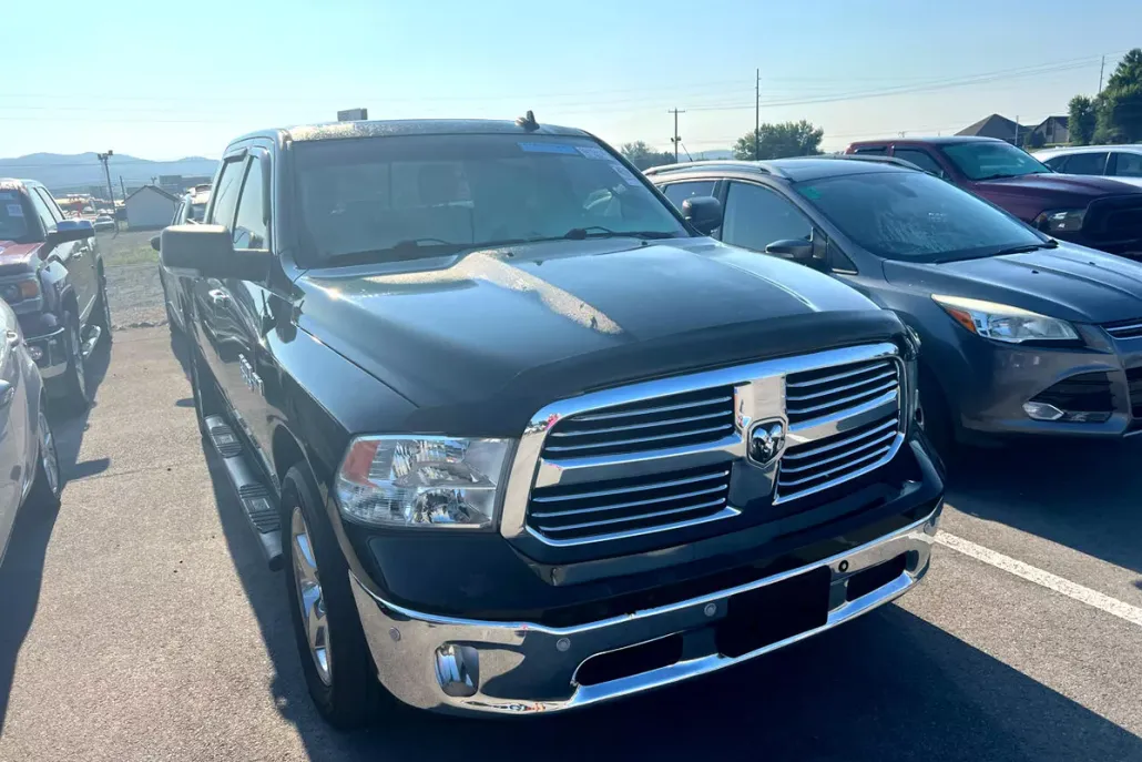 2016 Ram 1500 SLT photo 1