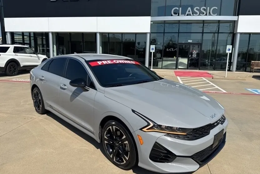 2024 Kia K5 GT-Line photo 1