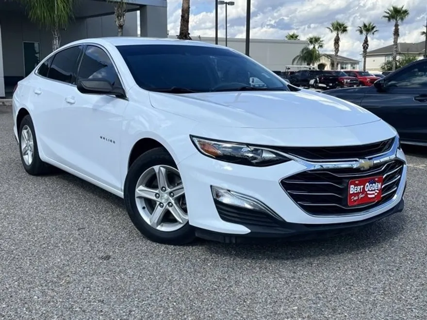 2023 Chevrolet Malibu LS photo 1