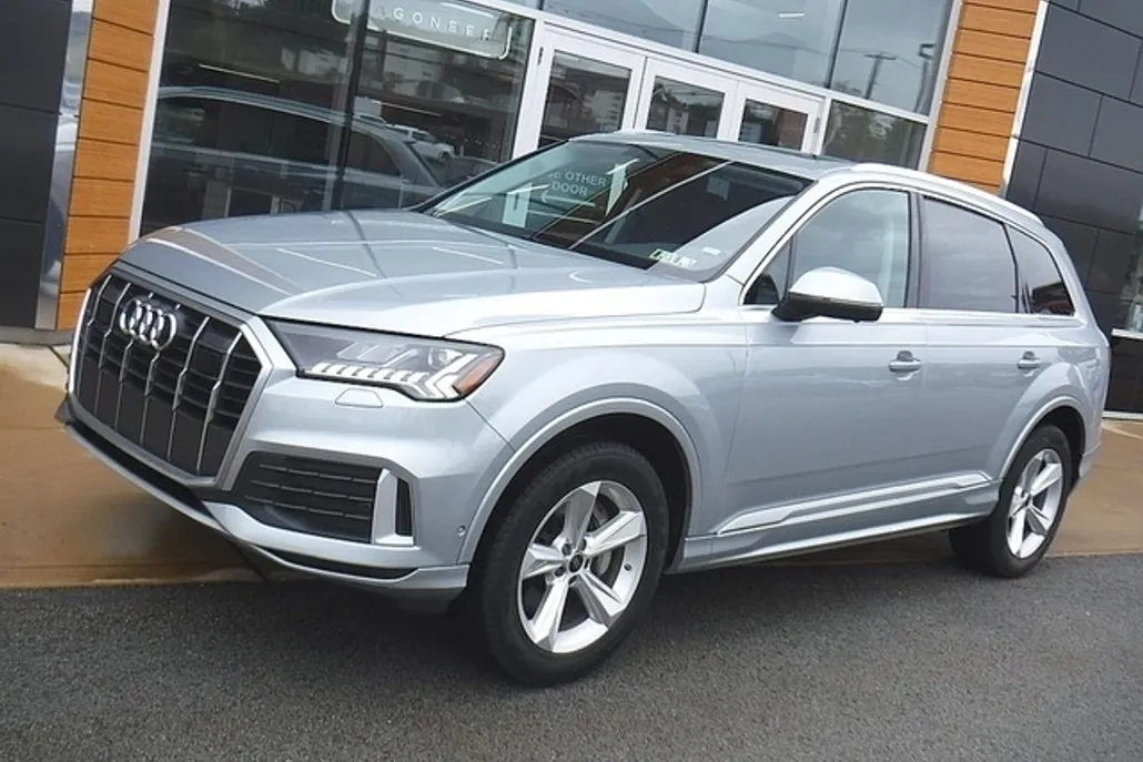 2024 Audi Q7 45 Premium Plus photo 1