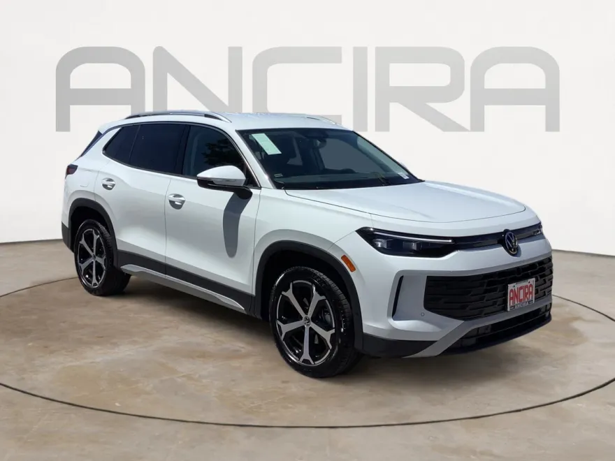 2025 Volkswagen Tiguan SE photo 1