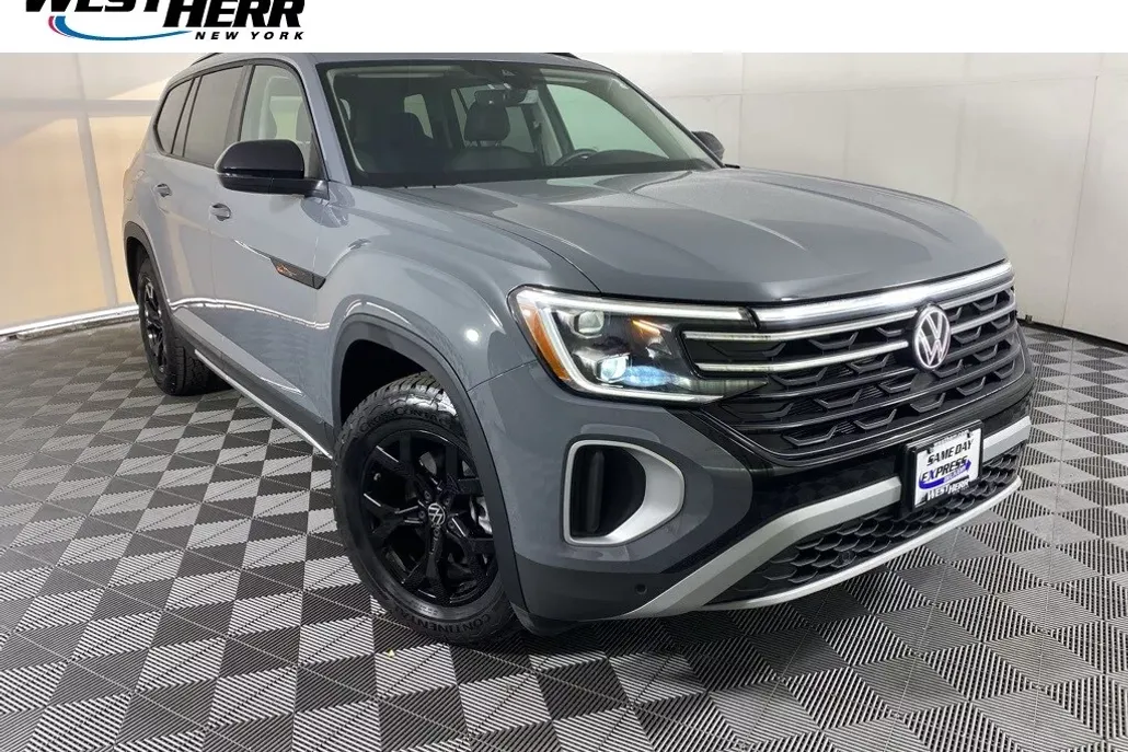2025 Volkswagen Atlas Peak Edition SE photo 1