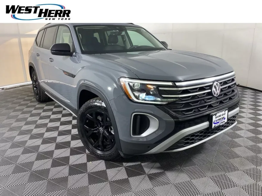 2025 Volkswagen Atlas Peak Edition SE photo 1