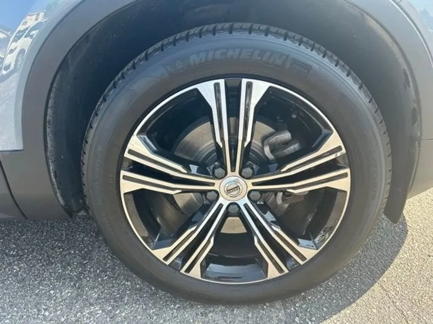 2020 Volvo XC40 Inscription photo 1