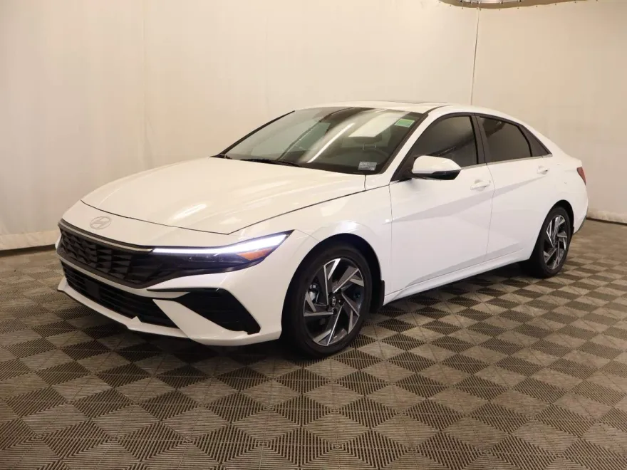 2025 Hyundai Elantra Hybrid Limited photo 1