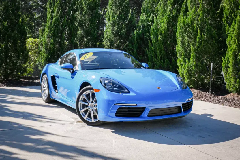 2025 Porsche Cayman photo 1