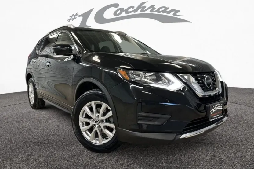 2018 Nissan Rogue SV photo 1