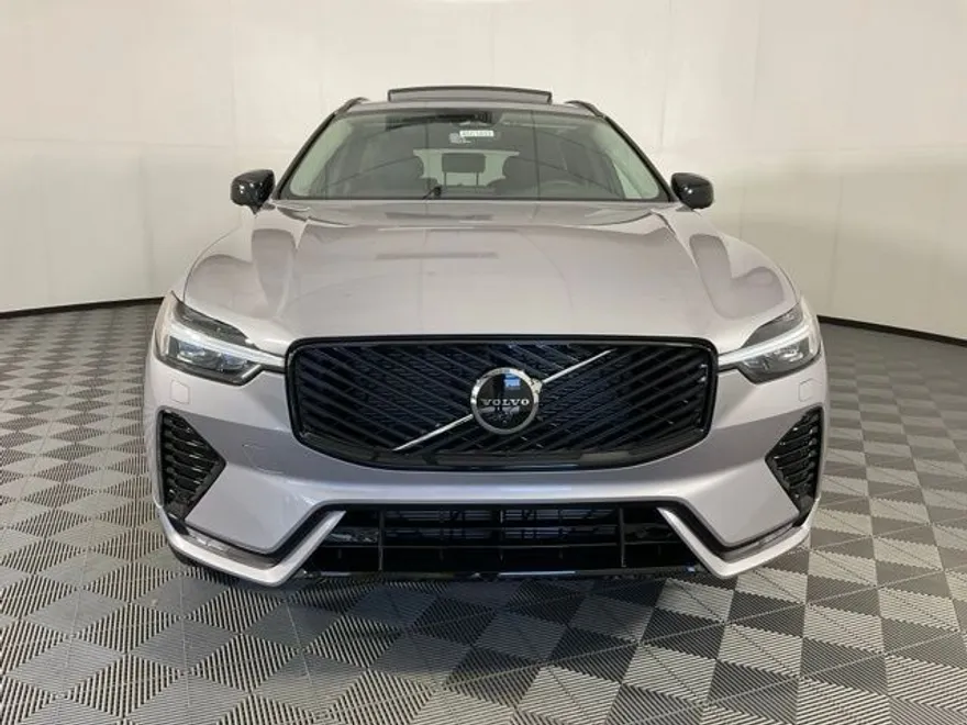 2026 Volvo XC60 B5 Plus photo 1