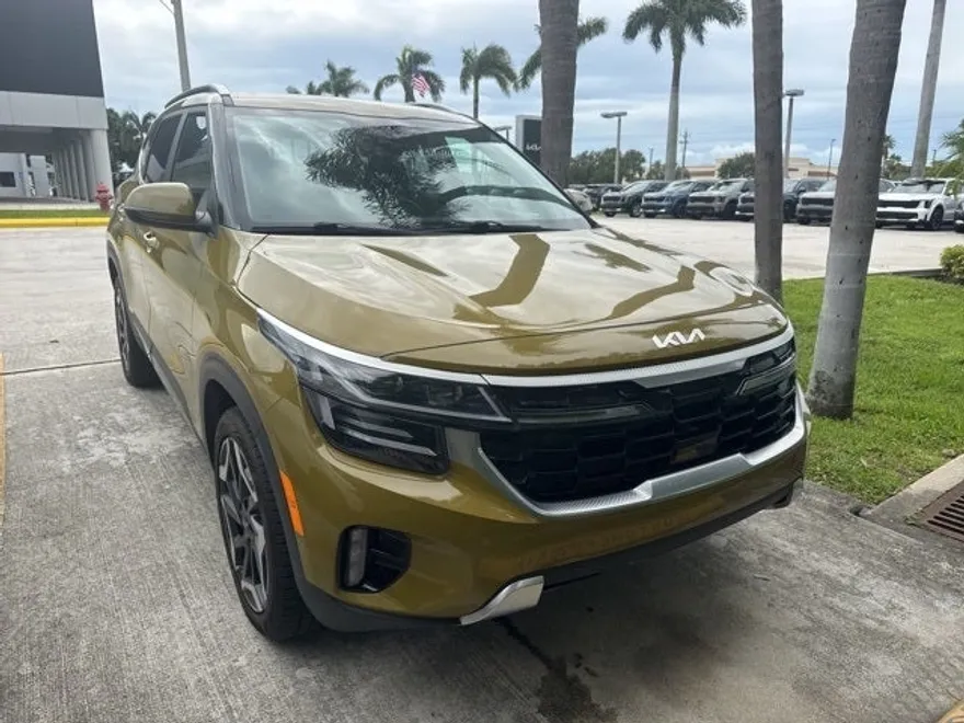 2024 Kia Seltos SX photo 1