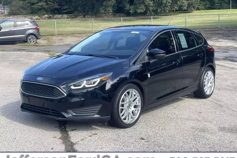 2017 Ford Focus SE photo 1