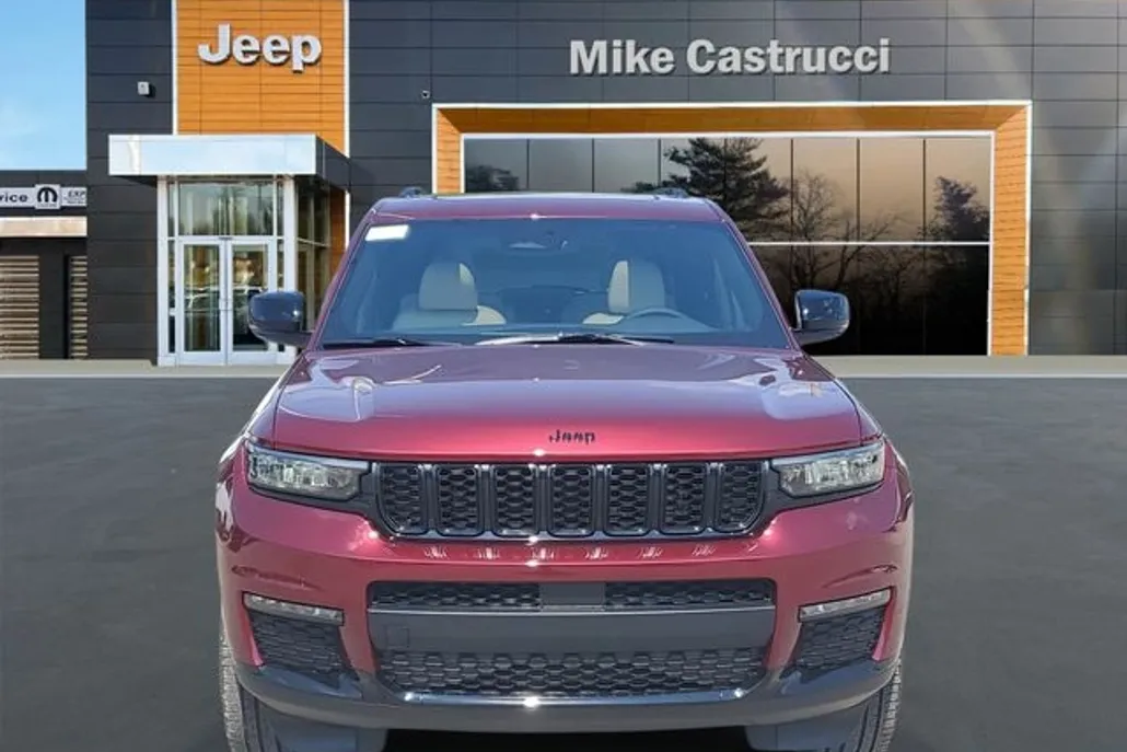 2025 Jeep Grand Cherokee Limited photo 1
