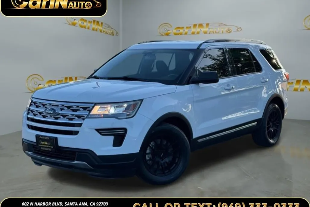 2019 Ford Explorer XLT photo 1