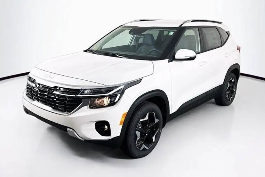 2025 Kia Seltos S photo 1