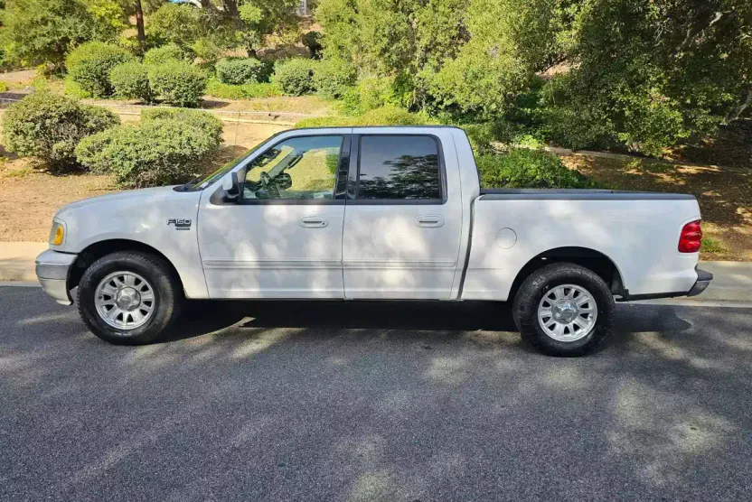 2003 Ford F-150 photo 1