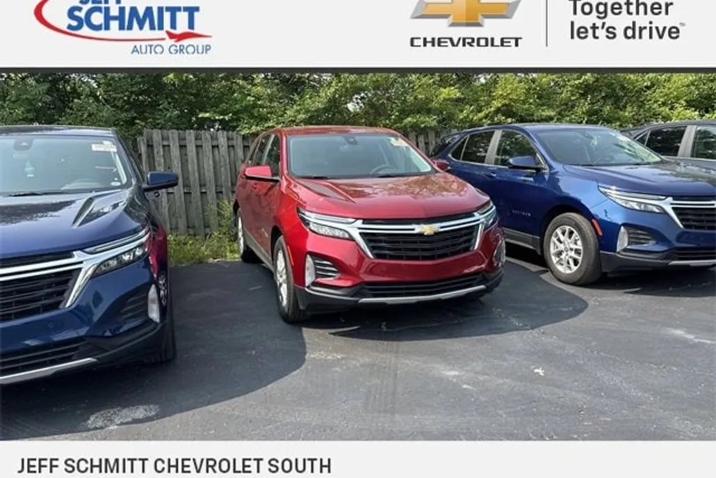 2023 Chevrolet Equinox LT photo 1