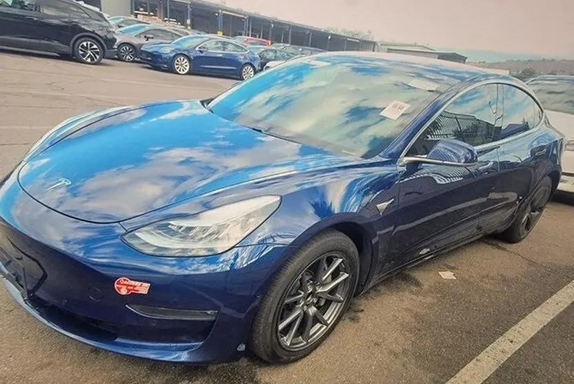 2018 Tesla Model 3 Long Range photo 1